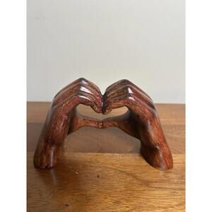 Sculpture-heart hands